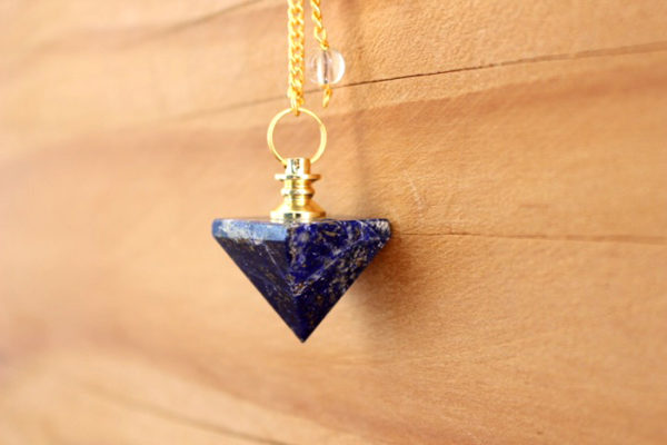 pendule lapis lazuli pyramide