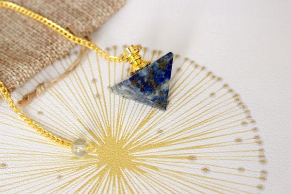 pendule pyramide lapis lazuli divinatoire